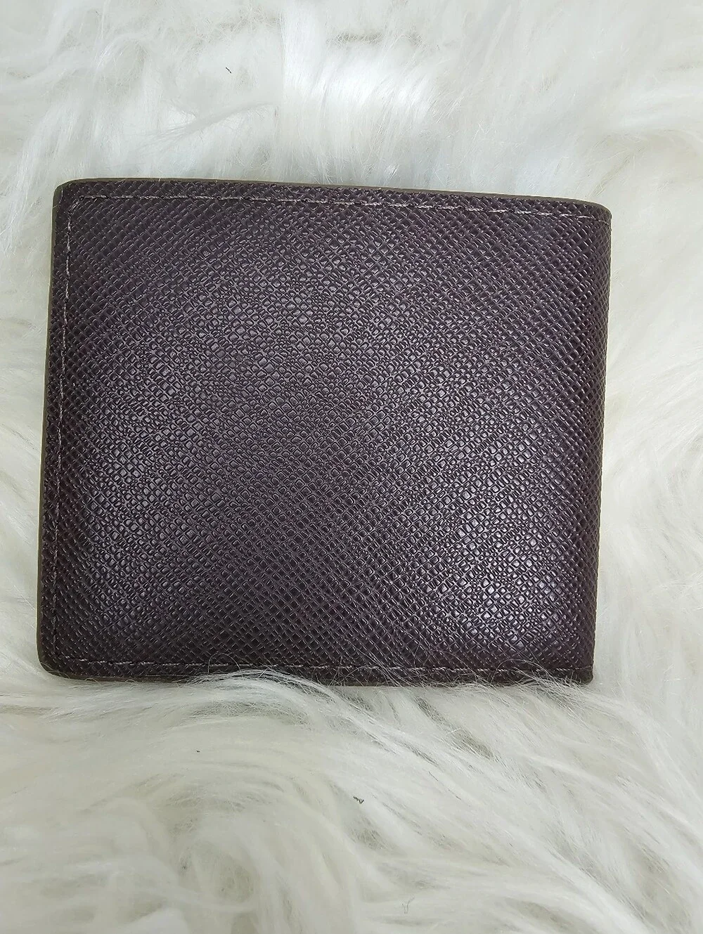 Men's Textured Leather Bifold Wallet - Deep Plum